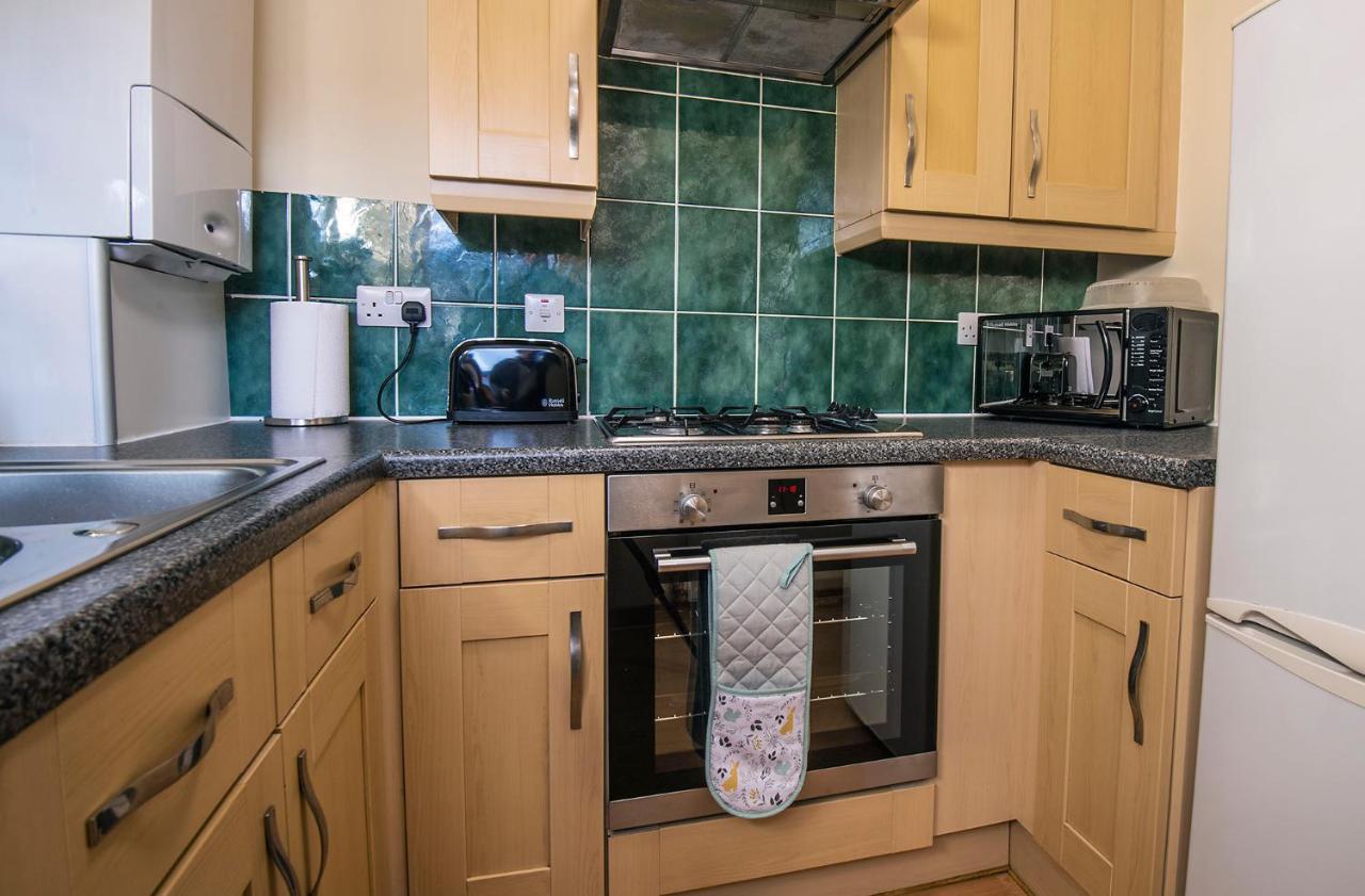 Stylish 2 Bedroom - 2 Miles Inverness City Centre Phòng bức ảnh